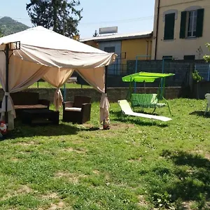 https://porzione-di-villa-indipendente-con-giardino-a-2km-da-chiavari.hotelitalianriviera.com