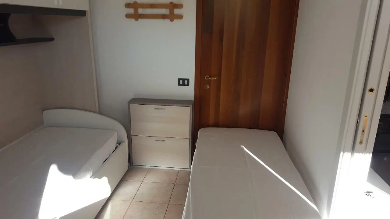 Appartamento Michele tre piscine caraibiche Desenzano del Garda